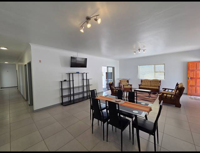 4 BEDROOM HOUSE FOR SALE IN HARBOUR LIGHTS